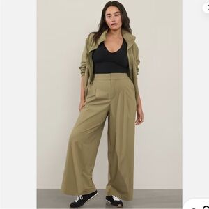 Athleta Pinnacle Trouser Sz 6  - Wrinkle Resistant  NWT 
Casual/ travel/ work
